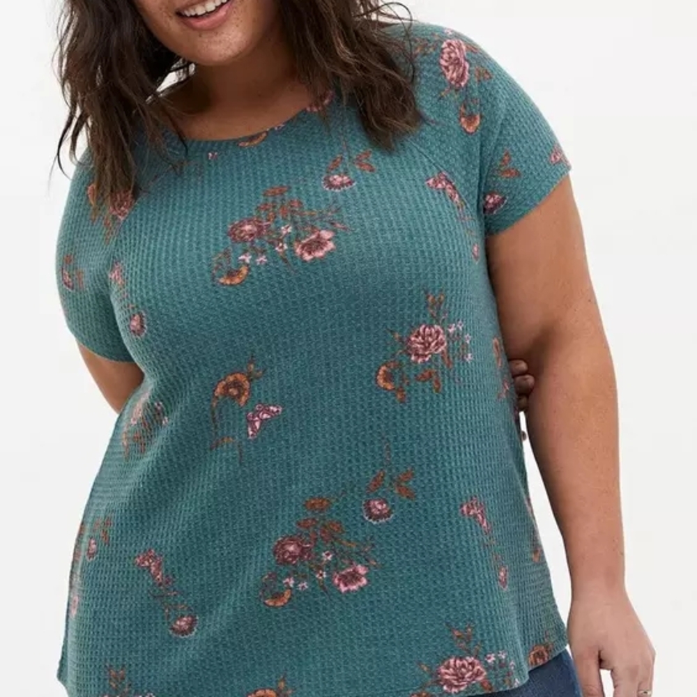 Classic Fit Waffle Crew Neck Raglan Tee - Picture 2 of 6